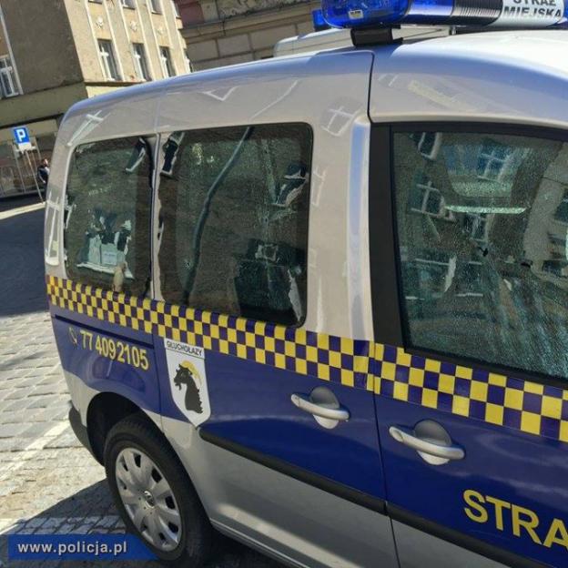Opole: Ostrzelał wóz straży miejskiej. Grozi mu 5 lat więzienia