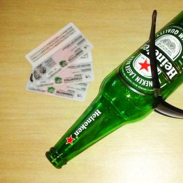 Nie pomogły ciemne okulary i fałszywe dane innej osoby. Teraz odsiedzi wyrok 1,5 roku za niealimentację, posługiwanie się danymi innej osoby i jazdę pod wpływem alkoholu