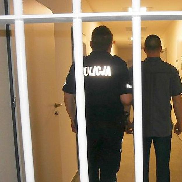 Poznaniacy okradali hotele w całej Wielkopolsce, wpadli w Jarocinie